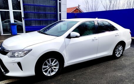 Toyota Camry, 2017 год, 1 650 000 рублей, 4 фотография