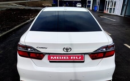 Toyota Camry, 2017 год, 1 650 000 рублей, 11 фотография