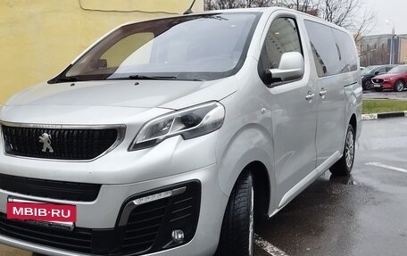 Peugeot Traveller I, 2017 год, 3 250 000 рублей, 2 фотография
