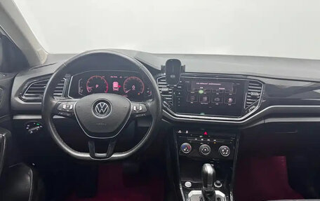 Volkswagen T-Roc I, 2022 год, 1 626 000 рублей, 11 фотография