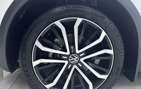 Volkswagen T-Roc I, 2022 год, 1 626 000 рублей, 17 фотография