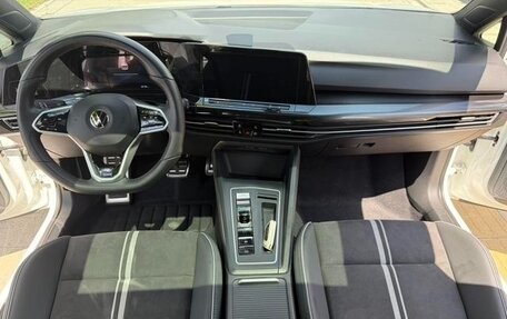 Volkswagen Golf VIII, 2022 год, 1 500 000 рублей, 10 фотография