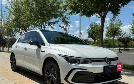 Volkswagen Golf VIII, 2022 год, 1 500 000 рублей, 2 фотография