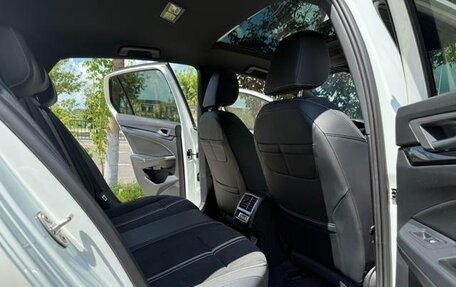 Volkswagen Golf VIII, 2022 год, 1 500 000 рублей, 17 фотография