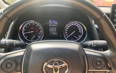 Toyota Camry, 2021 год, 3 300 000 рублей, 2 фотография