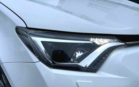 Toyota RAV4, 2017 год, 2 630 000 рублей, 4 фотография