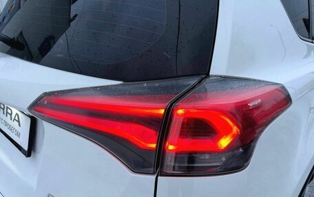 Toyota RAV4, 2017 год, 2 630 000 рублей, 5 фотография