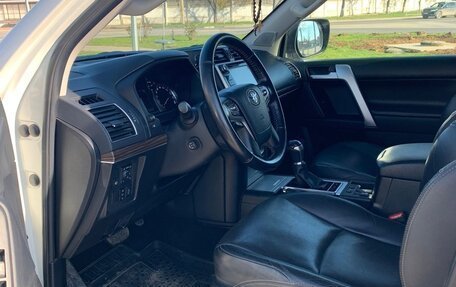 Toyota Land Cruiser Prado 150 рестайлинг 2, 2018 год, 6 700 000 рублей, 6 фотография