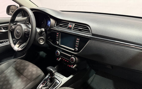 KIA Rio IV, 2018 год, 1 300 000 рублей, 8 фотография