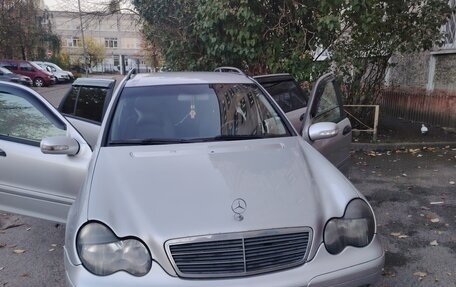 Mercedes-Benz C-Класс, 2004 год, 500 000 рублей, 1 фотография