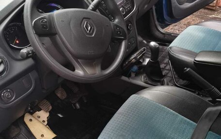 Renault Logan II, 2017 год, 750 000 рублей, 8 фотография