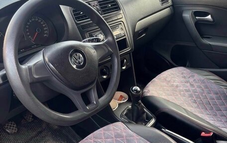 Volkswagen Polo VI (EU Market), 2018 год, 700 000 рублей, 8 фотография