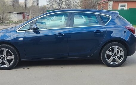 Opel Astra J, 2011 год, 730 000 рублей, 4 фотография