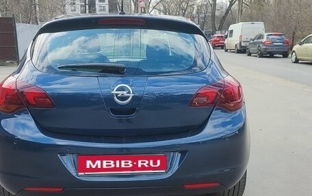 Opel Astra J, 2011 год, 730 000 рублей, 8 фотография