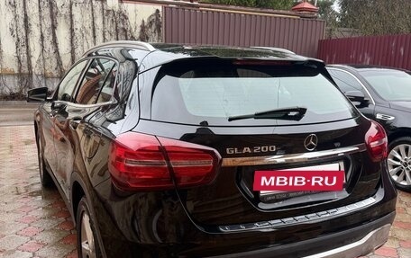 Mercedes-Benz GLA, 2018 год, 2 400 000 рублей, 10 фотография