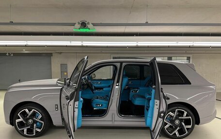 Rolls-Royce Cullinan, 2025 год, 80 500 000 рублей, 6 фотография