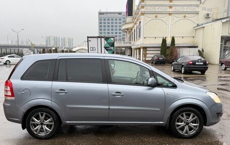 Opel Zafira B, 2010 год, 670 000 рублей, 3 фотография