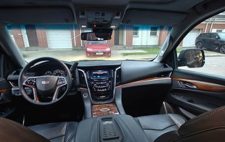 Cadillac Escalade IV, 2015 год, 2 899 000 рублей, 10 фотография