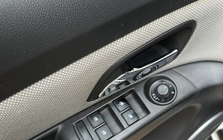 Chevrolet Cruze II, 2013 год, 800 000 рублей, 7 фотография