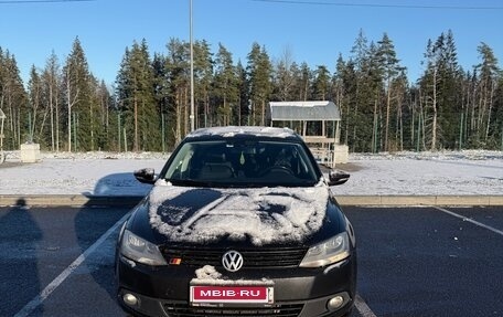 Volkswagen Jetta VI, 2014 год, 1 050 000 рублей, 2 фотография