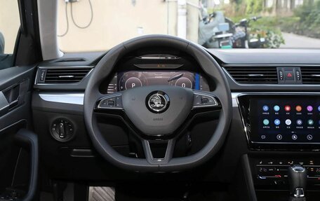 Skoda Superb III рестайлинг, 2025 год, 2 750 000 рублей, 9 фотография