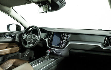 Volvo XC60 II, 2018 год, 2 899 700 рублей, 9 фотография