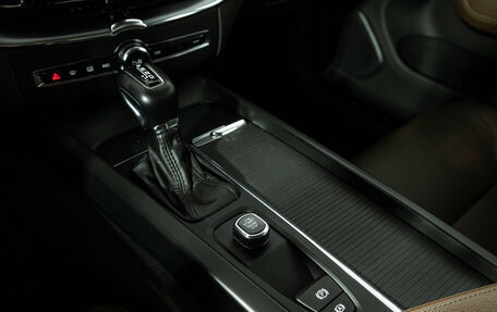 Volvo XC60 II, 2018 год, 2 899 700 рублей, 17 фотография