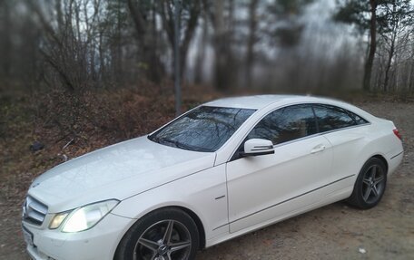 Mercedes-Benz E-Класс, 2011 год, 1 300 000 рублей, 1 фотография