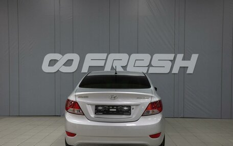 Hyundai Solaris II рестайлинг, 2012 год, 680 000 рублей, 4 фотография