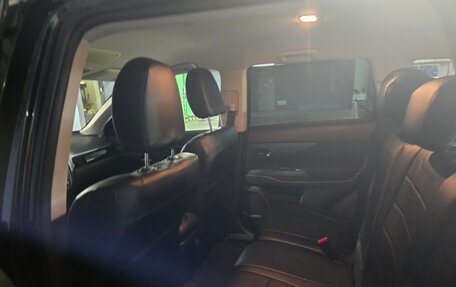 Mitsubishi Outlander III рестайлинг 3, 2018 год, 1 650 000 рублей, 10 фотография