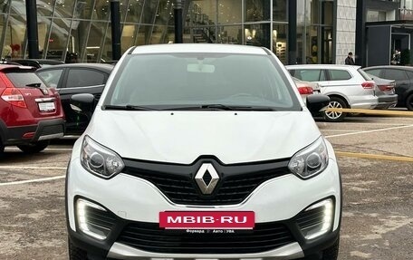 Renault Kaptur I рестайлинг, 2018 год, 945 000 рублей, 2 фотография