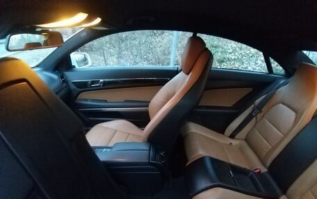 Mercedes-Benz E-Класс, 2011 год, 1 300 000 рублей, 2 фотография