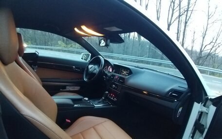 Mercedes-Benz E-Класс, 2011 год, 1 300 000 рублей, 6 фотография