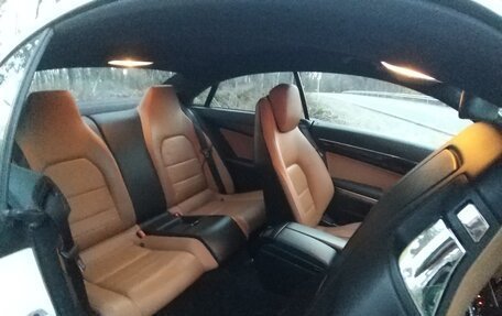 Mercedes-Benz E-Класс, 2011 год, 1 300 000 рублей, 4 фотография