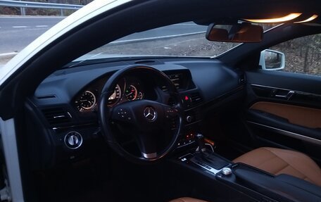 Mercedes-Benz E-Класс, 2011 год, 1 300 000 рублей, 13 фотография