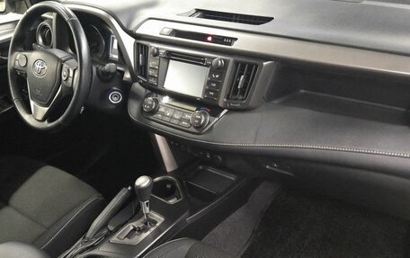 Toyota RAV4, 2016 год, 2 230 000 рублей, 10 фотография