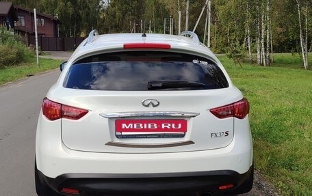 Infiniti FX II, 2010 год, 2 050 000 рублей, 2 фотография