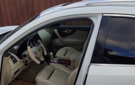 Infiniti FX II, 2010 год, 2 050 000 рублей, 16 фотография