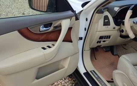 Infiniti FX II, 2010 год, 2 050 000 рублей, 20 фотография