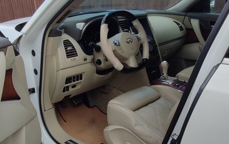 Infiniti FX II, 2010 год, 2 050 000 рублей, 21 фотография