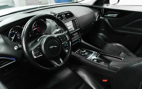 Jaguar F-Pace, 2018 год, 2 900 000 рублей, 14 фотография