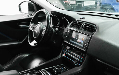 Jaguar F-Pace, 2018 год, 2 900 000 рублей, 16 фотография