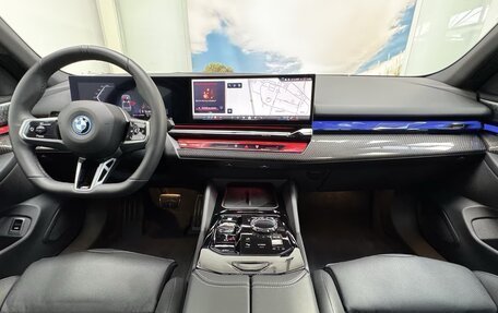 BMW 5 серия, 2025 год, 14 200 000 рублей, 9 фотография