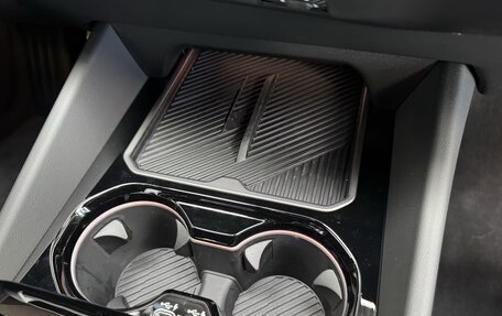 BMW 5 серия, 2025 год, 14 200 000 рублей, 27 фотография