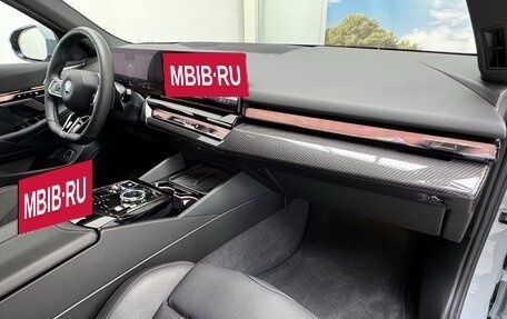 BMW 5 серия, 2025 год, 14 200 000 рублей, 25 фотография