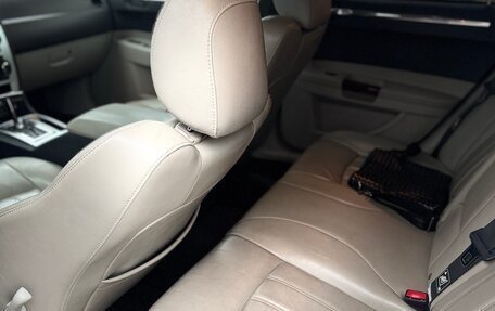 Chrysler 300C II, 2007 год, 1 400 000 рублей, 10 фотография