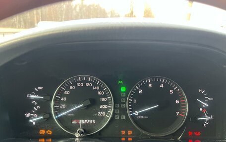 Toyota Land Cruiser 100 рестайлинг 2, 2006 год, 1 899 000 рублей, 16 фотография