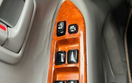 Toyota Land Cruiser 100 рестайлинг 2, 2006 год, 1 899 000 рублей, 19 фотография