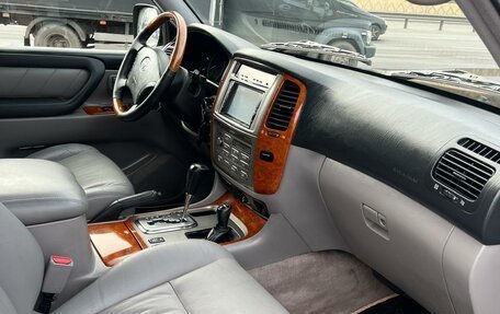 Toyota Land Cruiser 100 рестайлинг 2, 2006 год, 1 899 000 рублей, 21 фотография