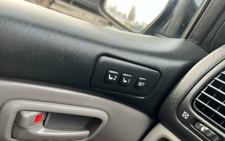 Toyota Land Cruiser 100 рестайлинг 2, 2006 год, 1 899 000 рублей, 20 фотография